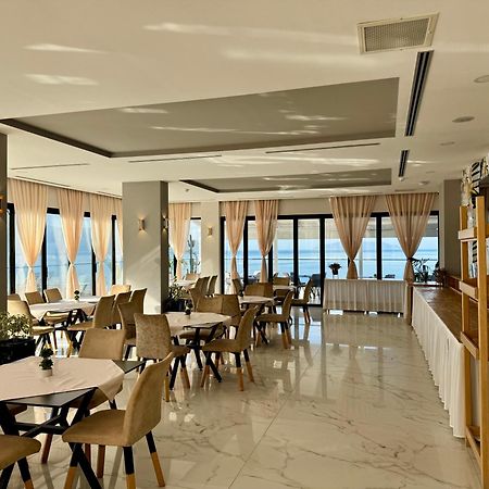 Hotel Britania Vlorë エクステリア 写真