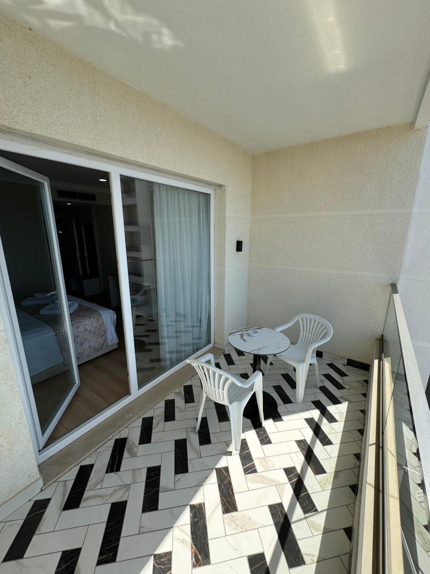 Hotel Britania Vlorë 部屋 写真