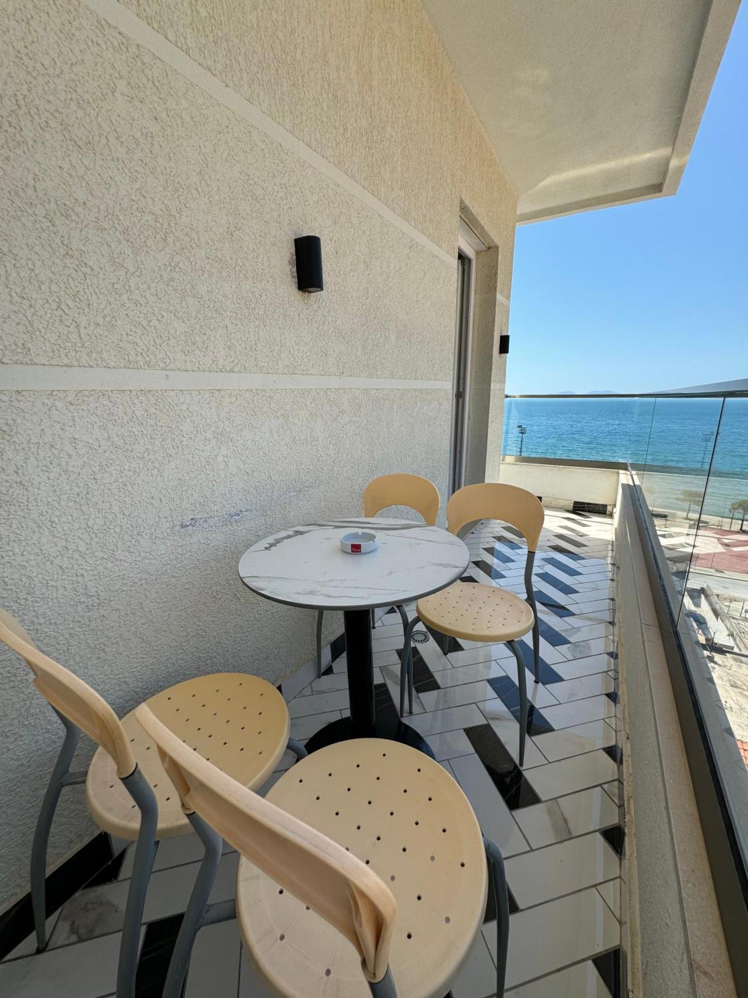 Hotel Britania Vlorë 部屋 写真