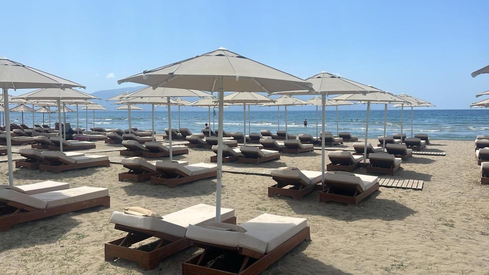 Hotel Britania Vlorë エクステリア 写真