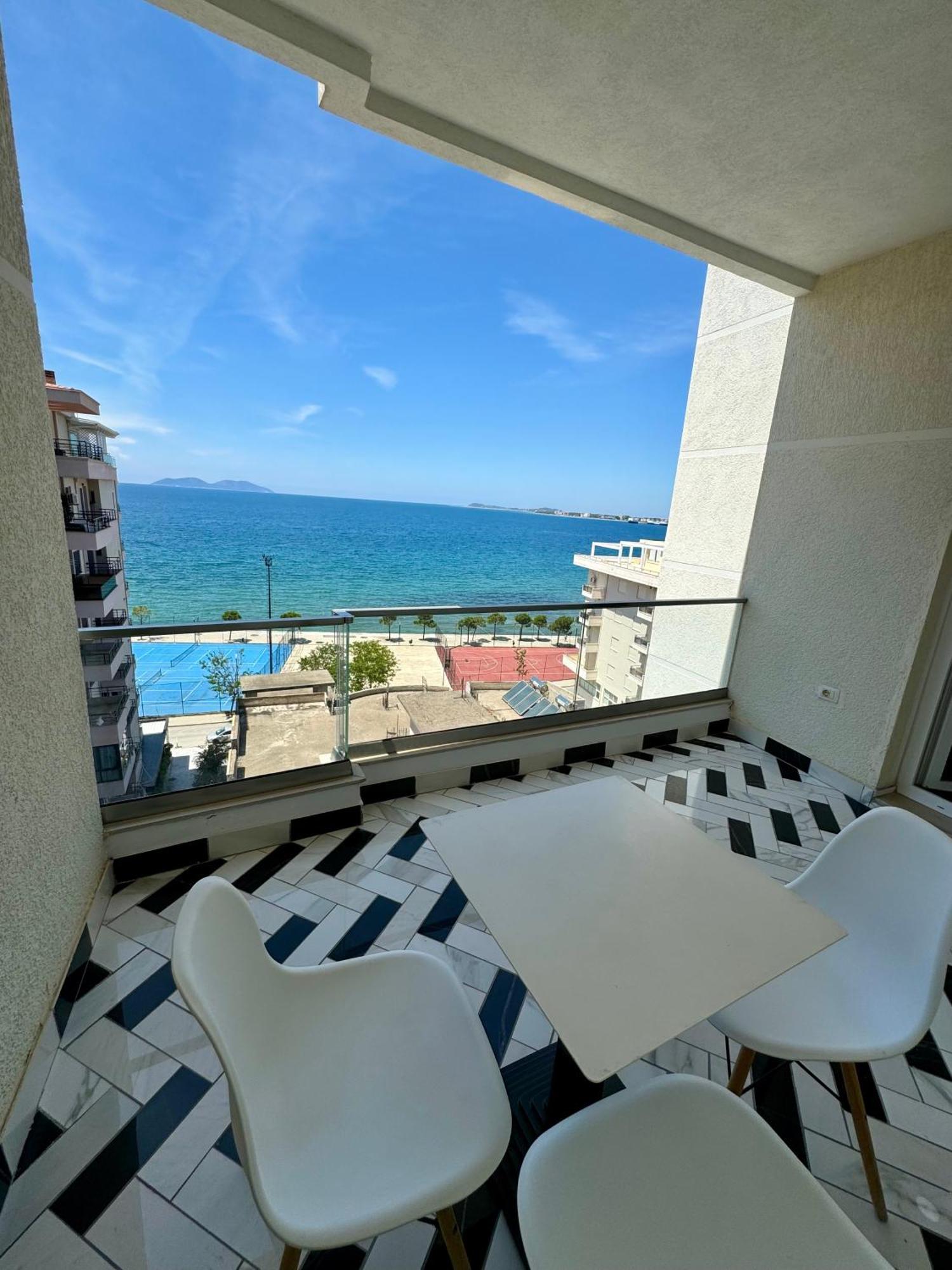 Hotel Britania Vlorë エクステリア 写真