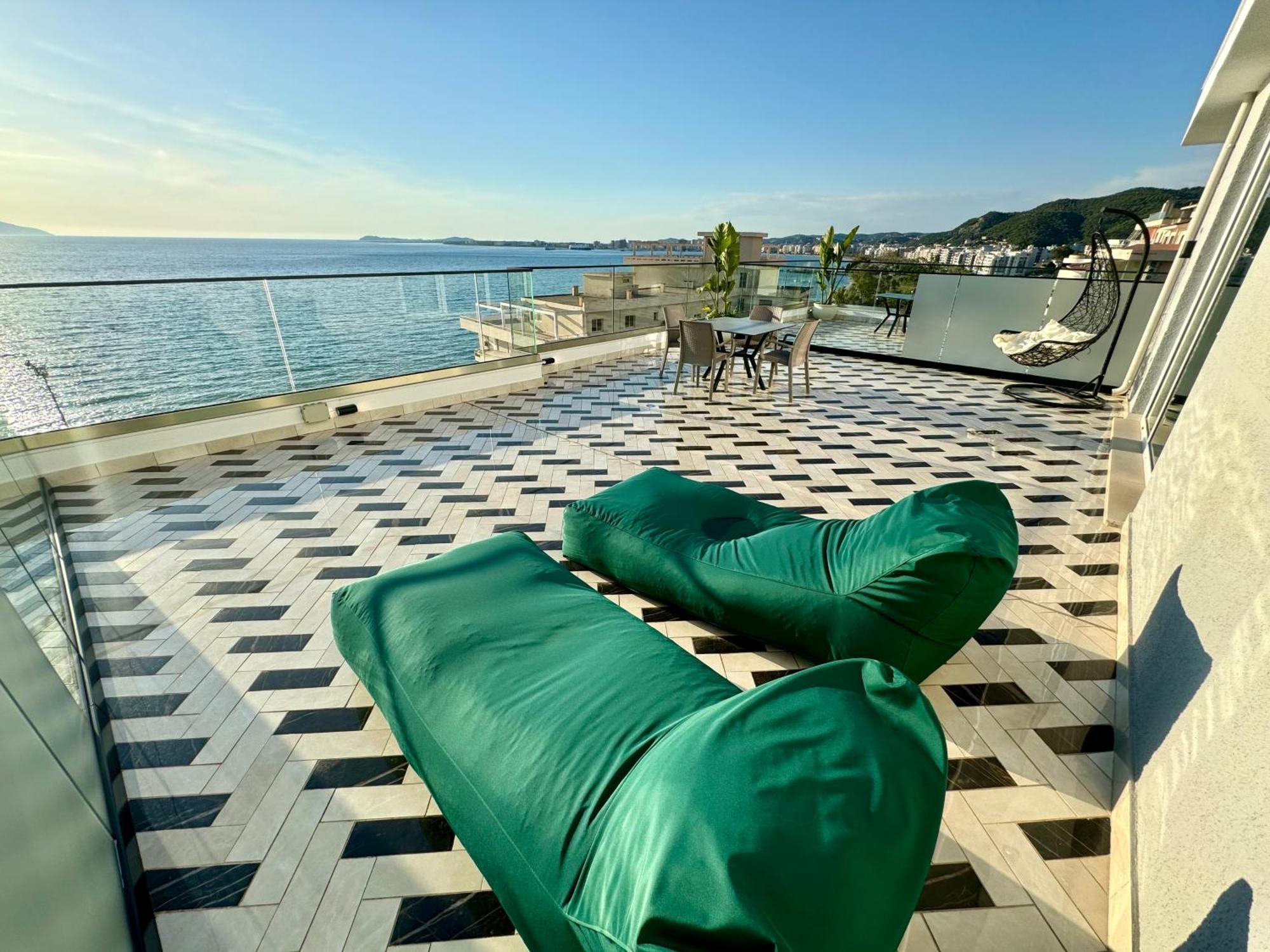 Hotel Britania Vlorë エクステリア 写真