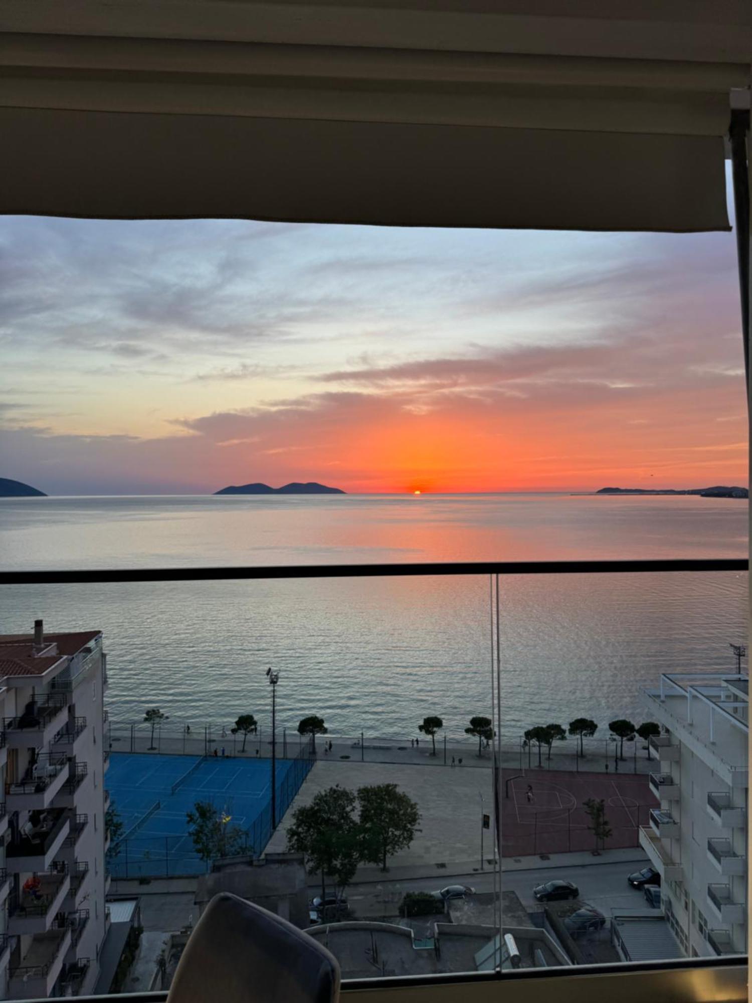 Hotel Britania Vlorë エクステリア 写真